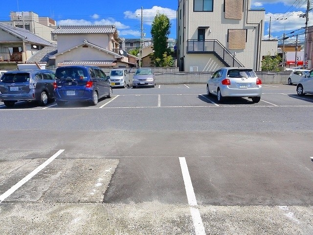 丸市モータープール