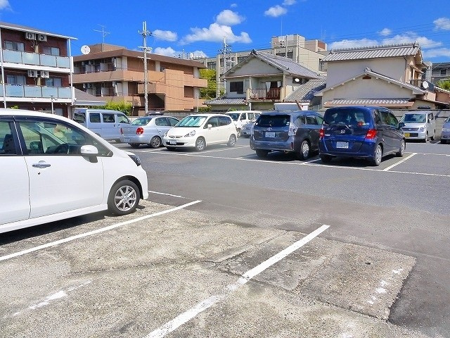 丸市モータープール
