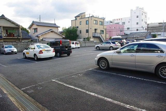 丸市モータープール