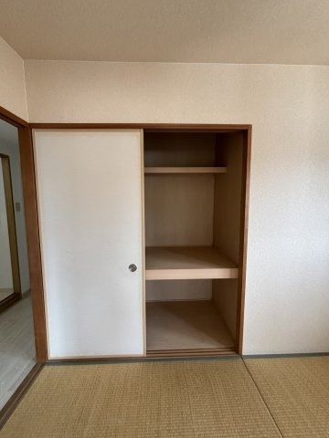 ラフィネ星田の収納