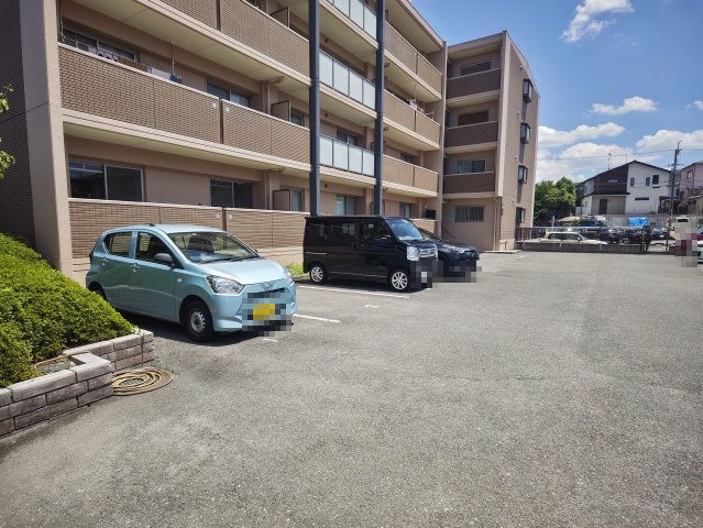 ラフィネ星田の駐車場|駐車場完備です