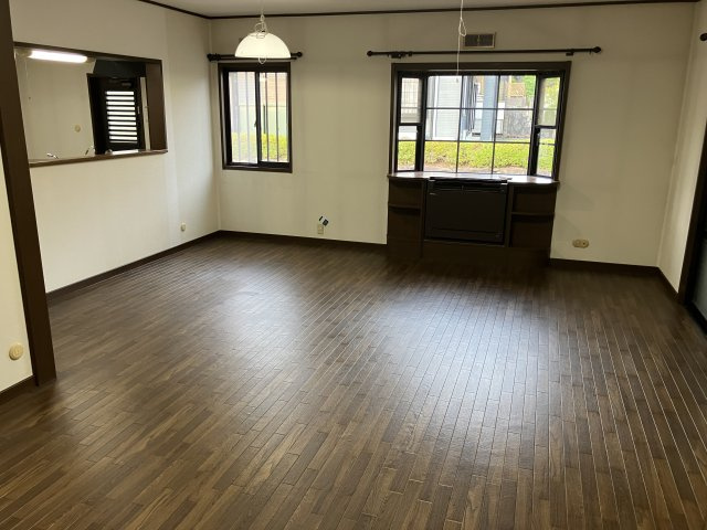 可児市桂ケ丘２丁目の中古一戸建の居間・リビング