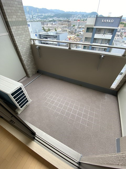 ダイドーメゾン阪神西宮駅前（産所町）のバルコニー
