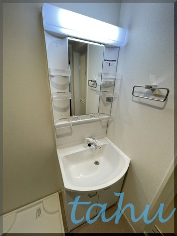 ハーモニーテラス三園Ⅳの独立洗面台
