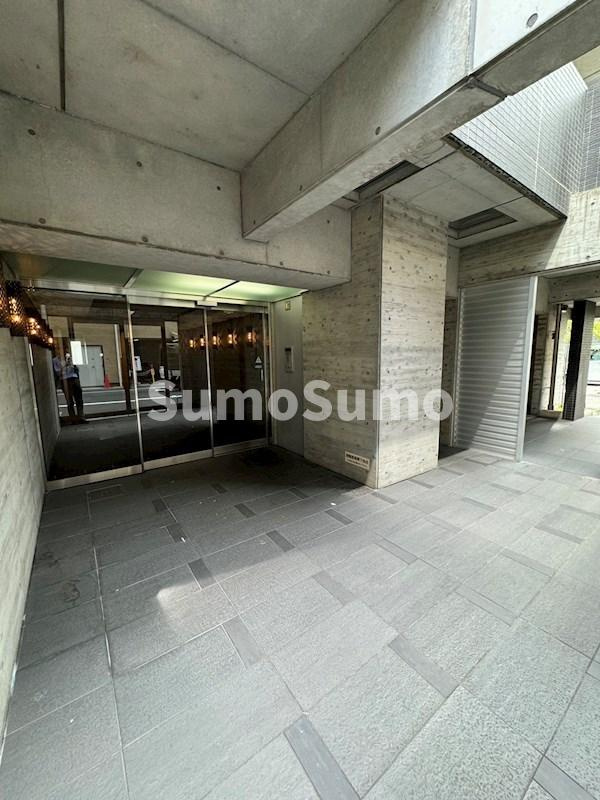 ADWResidence松屋町のエントランス