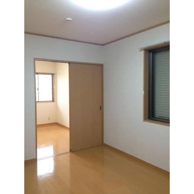 アムール ひなゆりの洋室