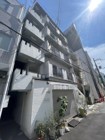 徳久マンションの外観