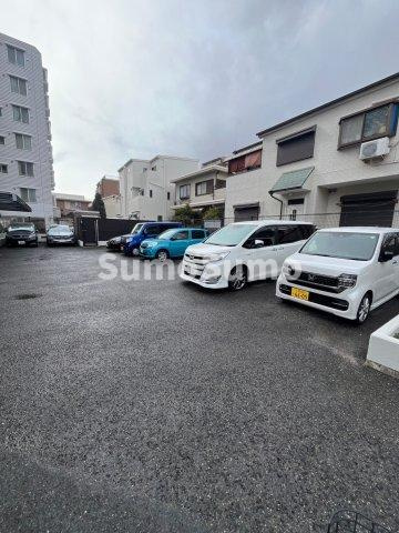 グランドエクセル東灘の駐車場