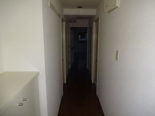グランドエクセル東灘の玄関