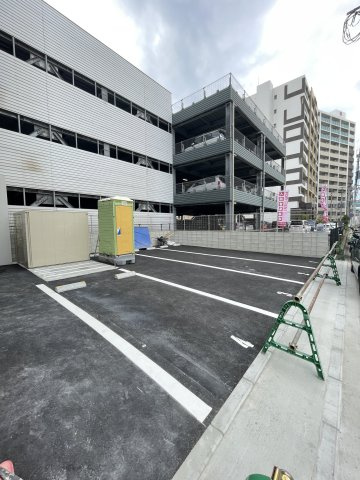 MODERN PALAZZO博多Bayの駐車場