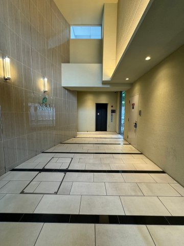 アドバンス大阪ルーチェのロビー