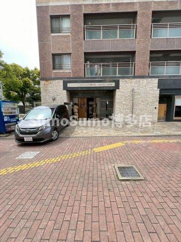 エフパルク県庁前の駐車場