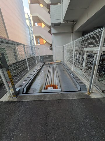 カーサエンぺサールの駐車場