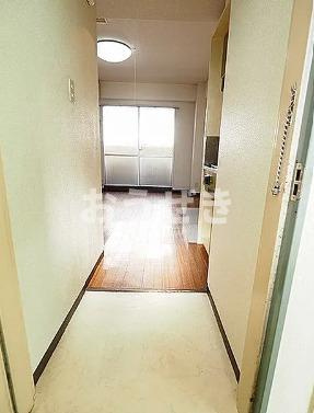 西横浜クリス・コーポの玄関