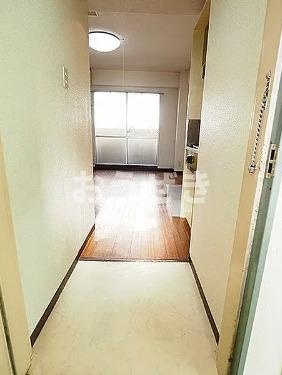 西横浜クリス・コーポの玄関