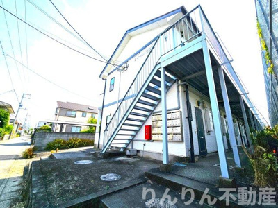 【エントランス】 | ロイヤルハウスⅡ | 落ち着いたエントランスです