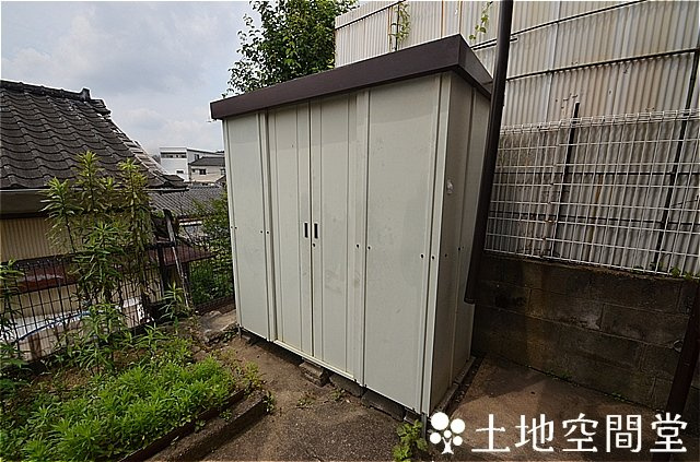 永犬丸４丁目貸家の庭