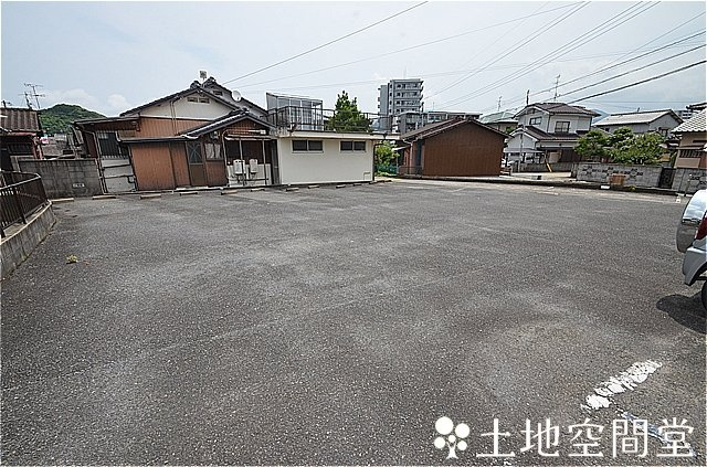 永犬丸４丁目貸家の駐車場|徒歩２分。確保してます