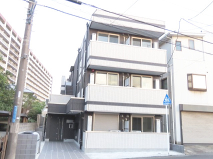 Charmant Maisonの外観|オートロック・防犯カメラ付きで安心★
