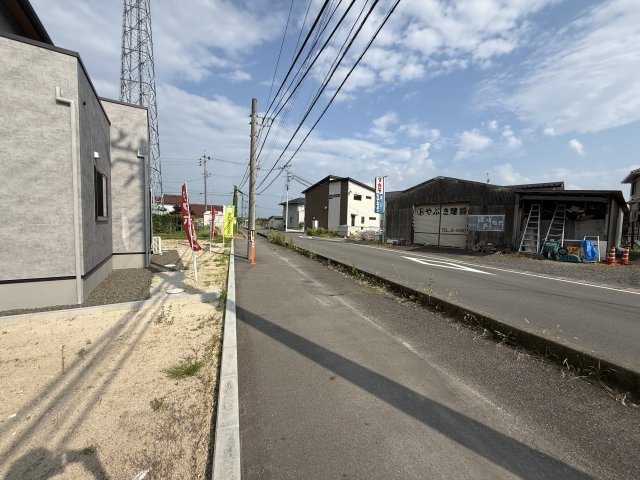 【前面道路含む現地写真】 | タマタウン本宮荒井　2号棟