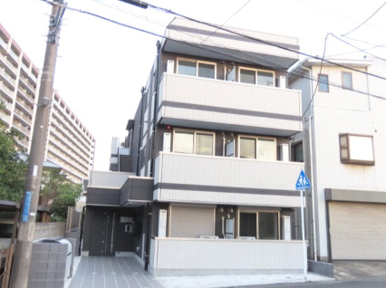 Charmant Maisonの外観|オートロック・防犯カメラ付きで安心★
