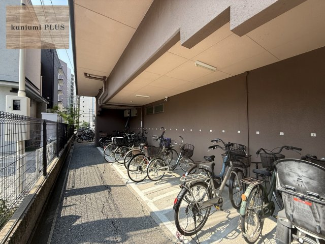アービング鶴見緑地公園の駐輪場