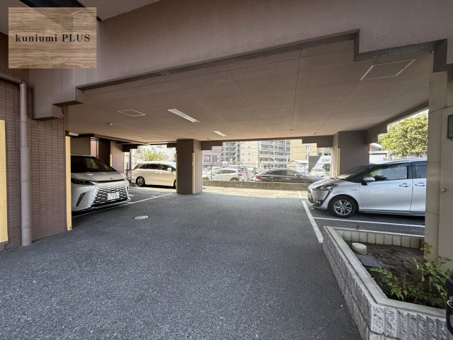 アービング鶴見緑地公園の駐車場