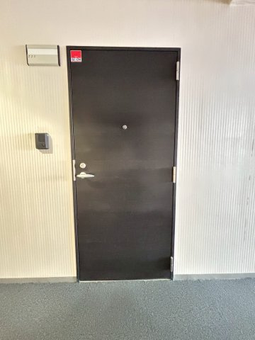 福岡市東区箱崎ふ頭３丁目の賃貸マンションの玄関