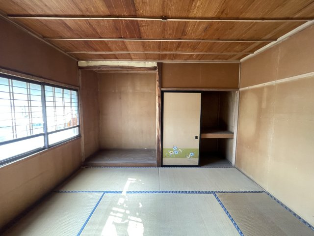 八戸市大字新井田字木戸場の和室
