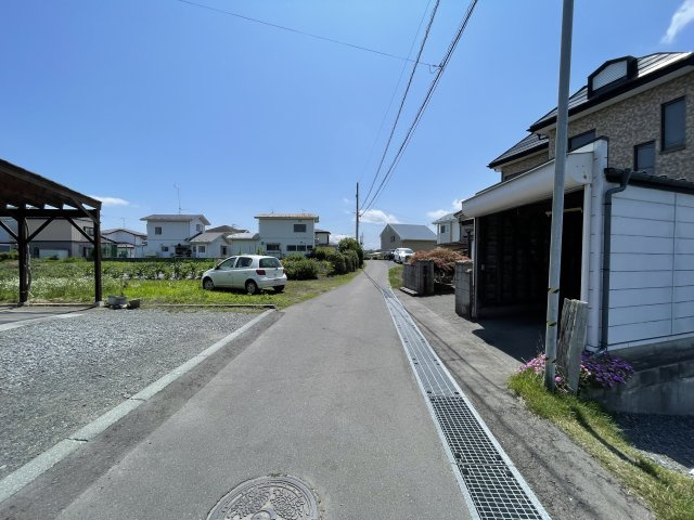 八戸市大字新井田字木戸場の前面道路含む現地写真