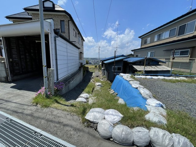八戸市大字新井田字木戸場の前面道路含む現地写真