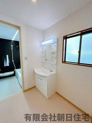 【独立洗面台】 | 国屋町中古戸建 | 独立洗面台で身支度をすべて済ませてしまいましょう