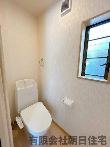 【トイレ】 | 国屋町中古戸建 | 清潔感のあるトイレです