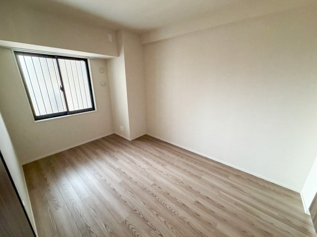 大阪市此花区西九条５丁目の賃貸マンションの洋室