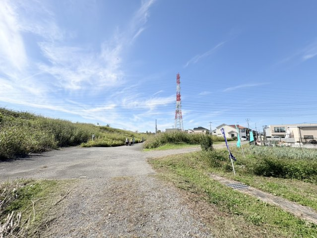 川越市鯨井　資材置場用地　「坂戸」IC　敷地484坪　の前面道路含む現地写真