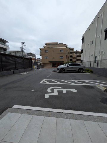 【駐車場】