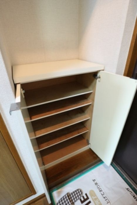 YRレジデンスの玄関