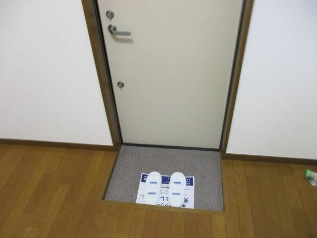 プレステージ椎名町の玄関