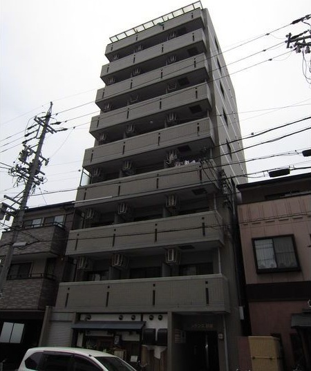 レジデンス新栄の外観
