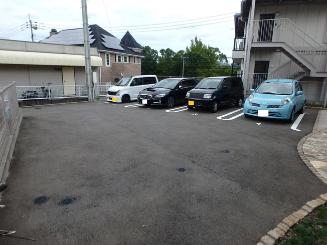 【駐車場】