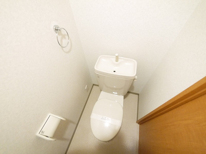 ドゥジェームならのトイレ|ゆったりとした空間のトイレです