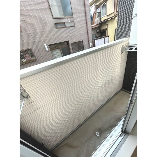 ル・ケレス黄金　名古屋市賃貸　仲介手数料無料のバルコニー