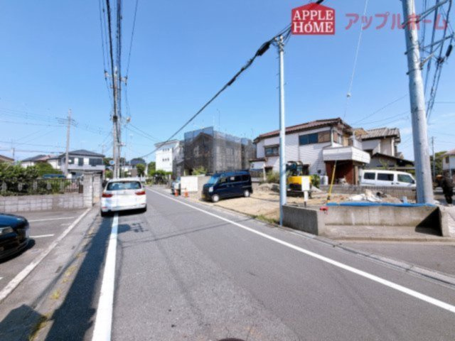 [新築住宅] 熊谷市佐谷田 全1棟の前面道路含む現地写真