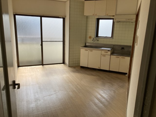 呉市天応南町の賃貸マンションの居間・リビング