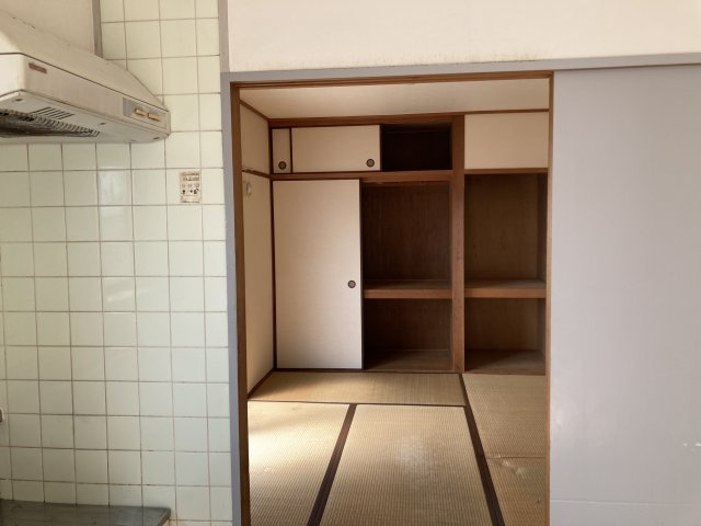 呉市天応南町の賃貸マンションの収納