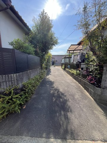 鈴鹿市算所町 売土地の前面道路含む現地写真