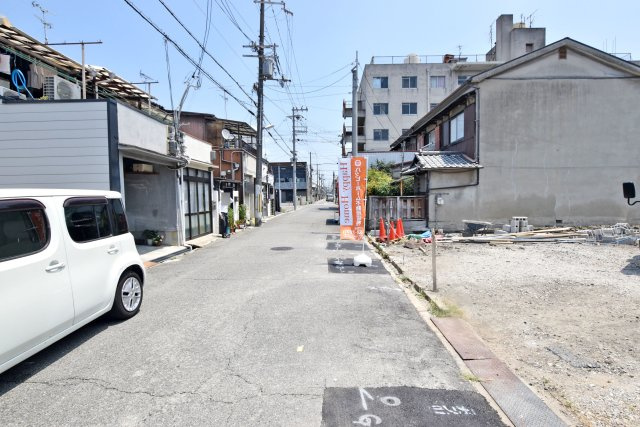テラシエ西難波町2丁目新築一戸建て│4LDK+並列駐車２台可の前面道路含む現地写真|前面道路は北側6.0ｍ公道です。