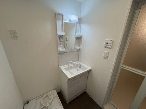 ジーメゾン春日部千間の独立洗面台