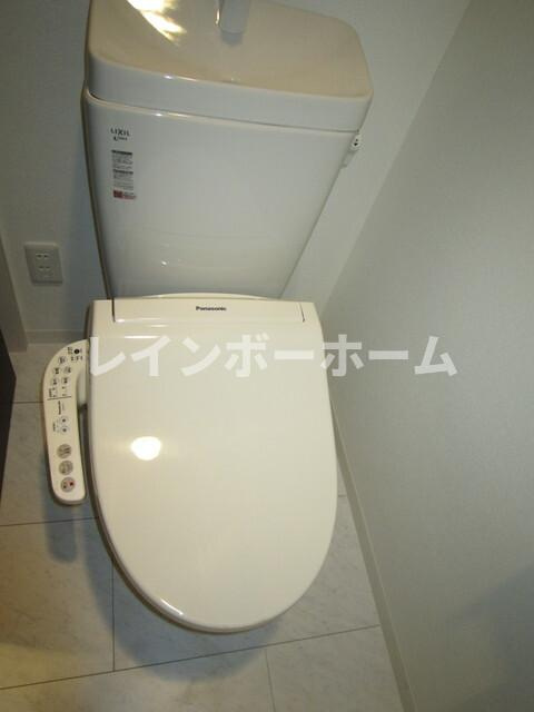 フラットおおたかの森ウエストのトイレ|ゆったりとした空間のトイレです