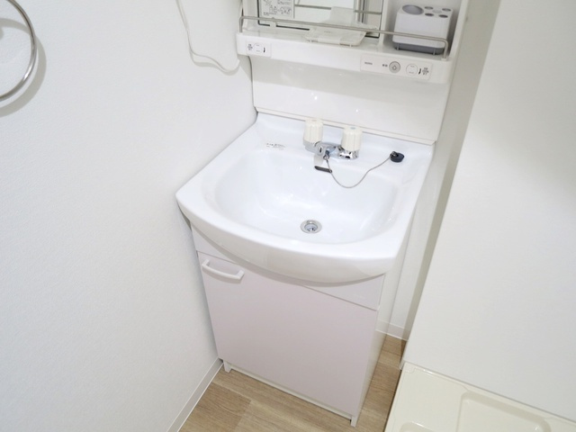 キングハウス東小岩の洗面所|嬉しい♪洗面台完備！
